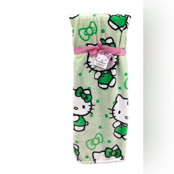 BRAND NEW RELEASE Hello Kitty St. Patricks Day Throw Blanket bundle! - Picture 2 of 8